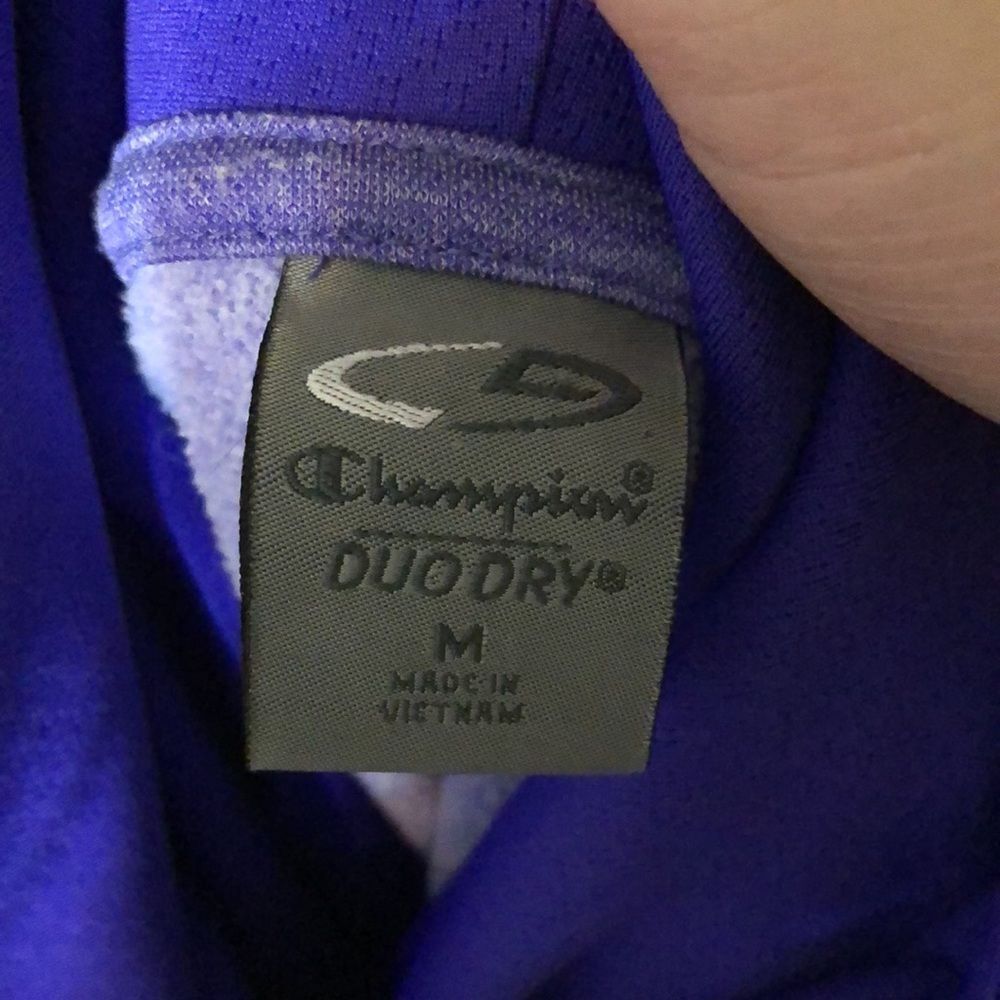 sweater small champion purple color says med but fits small - Picture 4 of 9